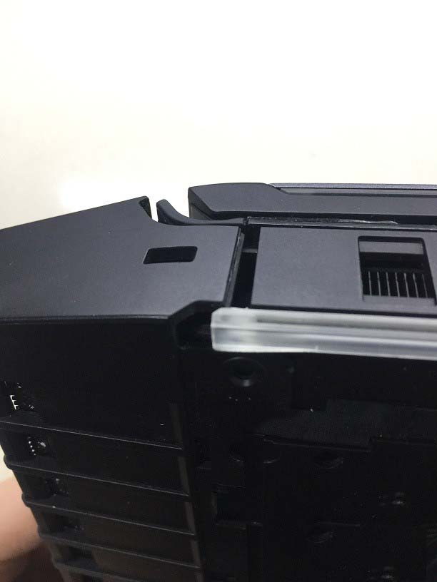 外星人Alienware 17R4笔记本怎么拆机取出主板?