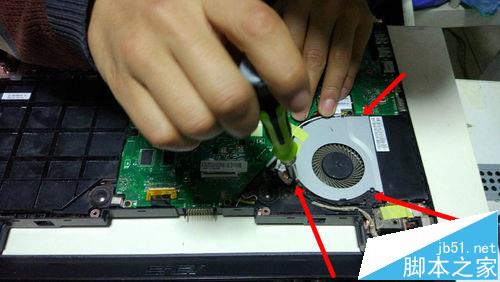 华硕X352W笔记本怎么拆机清理风扇?