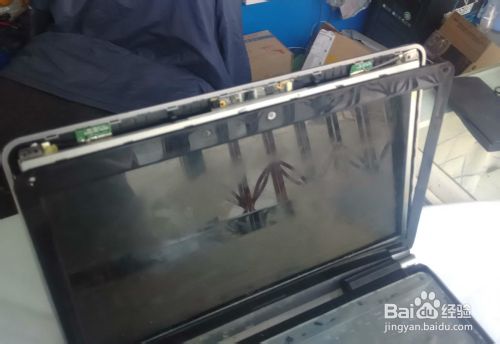 更换笔记本的显示屏的图文教程