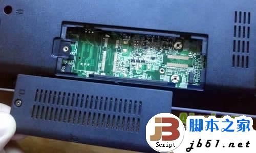 ThinkPad E40 笔记本详细拆机方法(图文教程)