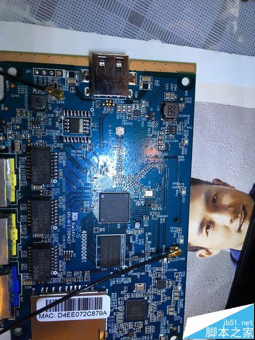 无线路由器怎么换天线? 无线路由改装SMA天线接口的教程