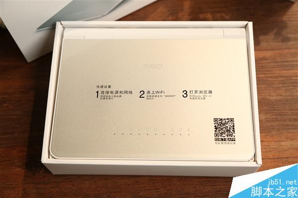 360安全路由5G版图赏：薄如鼠标垫