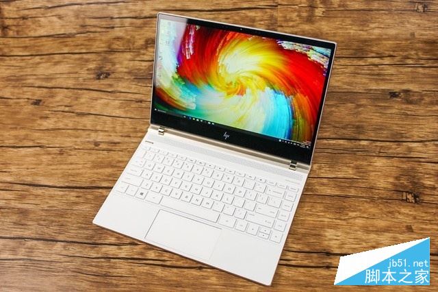 惠普Spectre 13做工怎么样？2017新款白色惠普Spectre 13拆解评测