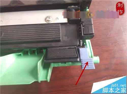 打印机怎么将墨盒取出来加粉?