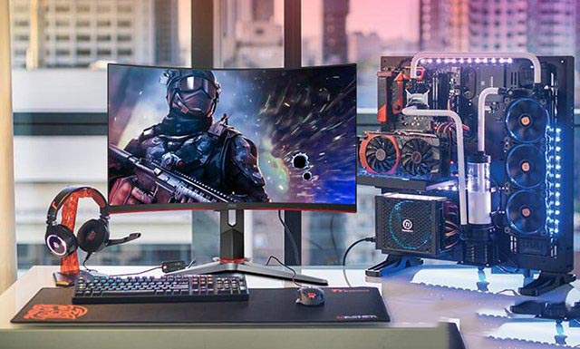对于游戏玩家 4k跟2k显示器需要什么配置的主机才能带得动?