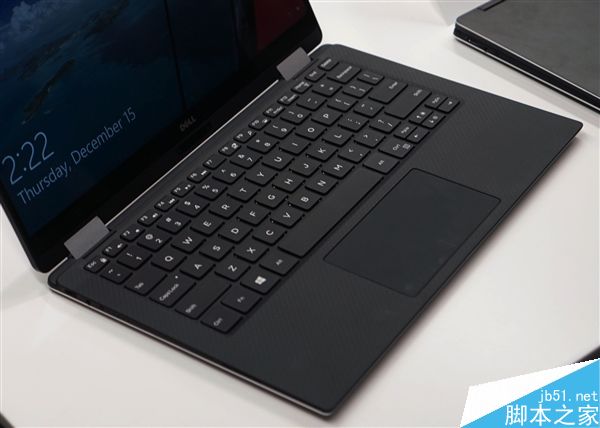 戴尔全新XPS 13 2in1真机图赏:超窄边框屏幕
