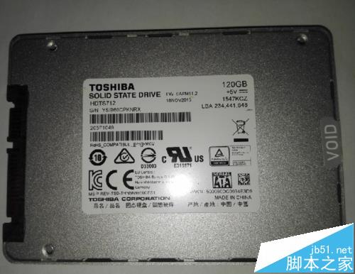 华硕X53B笔记本怎么拆机将机械硬盘换成SSD固态硬盘?