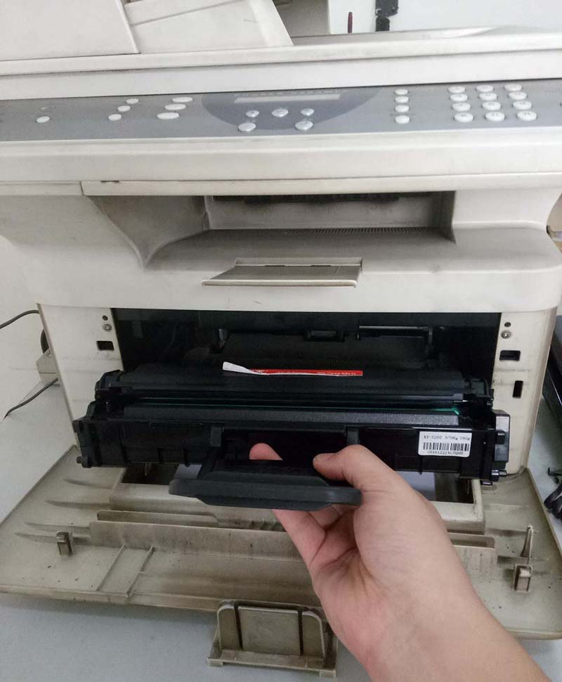 打印复印一体机怎么换硒鼓?