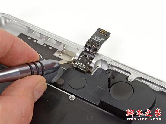 苹果新发布本本MacBook Pro Retina版本拆机详细过程（大量组图）