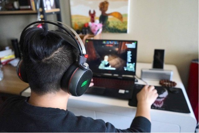 惠普暗影精灵4 Pro玩游戏卡不卡 RTX20独显本惠普暗影精灵4 Pro游戏性能评测