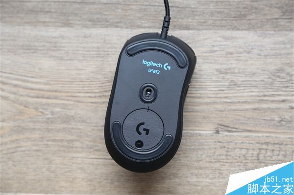 罗技有线版G403游戏鼠标图赏:支持1680万色RGB灯光