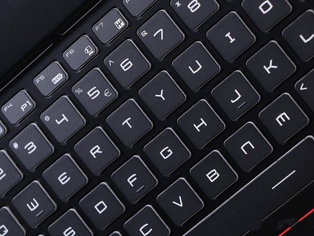 微星GE63VR 7RF怎么样？微星GE63VR GTX1070轻薄游戏本详细评测