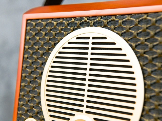 听音新概念 惠威M4R协奏曲蓝牙FM有源音箱详细图文评测