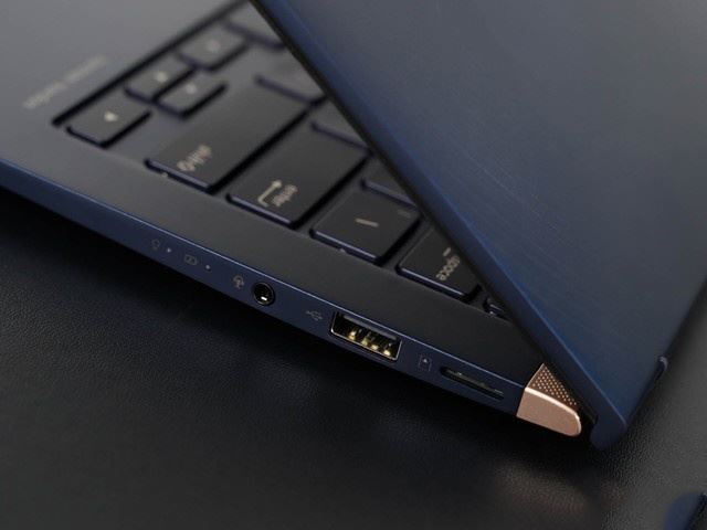 华硕灵耀Deluxe14内部做工怎么样 华硕灵耀Deluxe14拆解简评