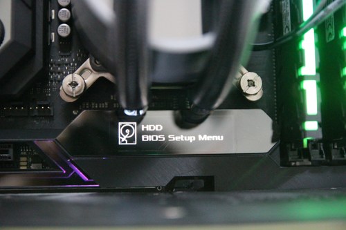 集水冷 RGB 屏幕于一身 ROG MAXIMUS XI FORMULA主板详细图文评测