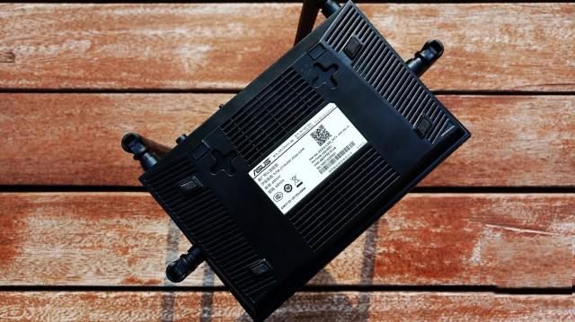 华硕RT-AC1200值得买吗？华硕RT-AC1200 1200M路由器全面图解评测