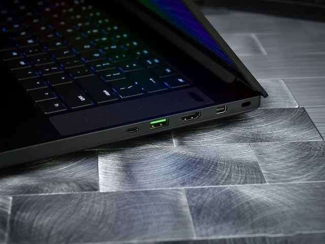 雷蛇灵刃15值得买吗 雷蛇灵刃15游戏本全面图解评测