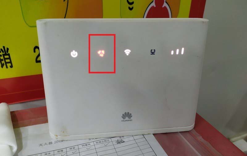 华为4G路由器指示灯一直亮红灯怎么办?