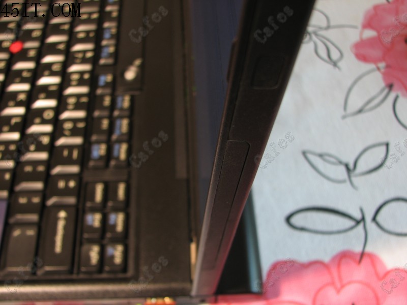 一步步教你在ThinkPad T60p笔记本上安装WWAN的图文方法