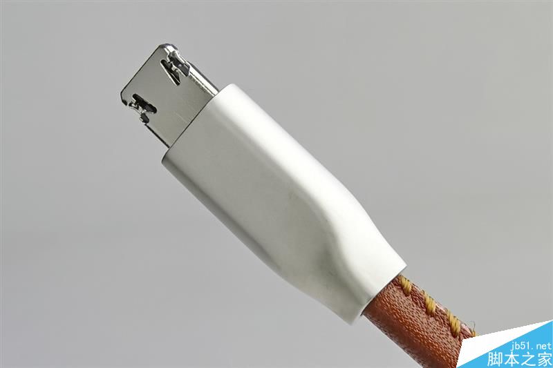 用起来究竟效果如何?鲁大师苹果安卓二合一数据线开箱+评测
