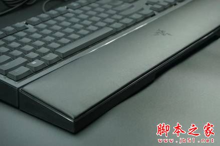 Razer雨林狼蛛幻彩版键盘体验：胜过机械键盘？