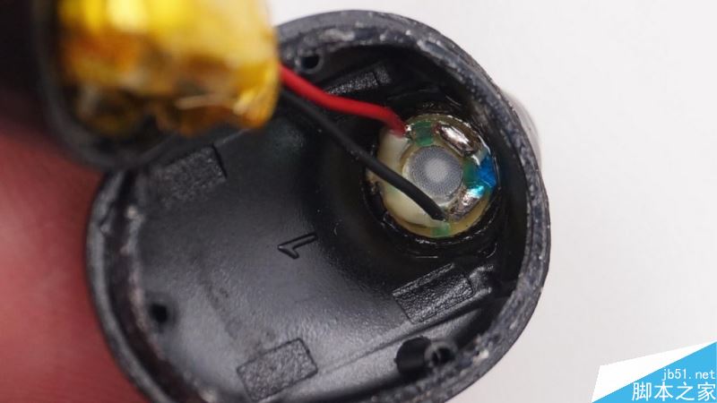 TAOTRONICS耳机内部做工如何 TAOTRONICS真无线蓝牙耳机拆解过程图解评测