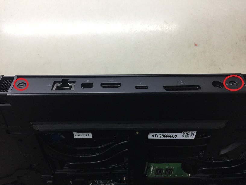 外星人Alienware 17R4笔记本怎么拆机取出主板?
