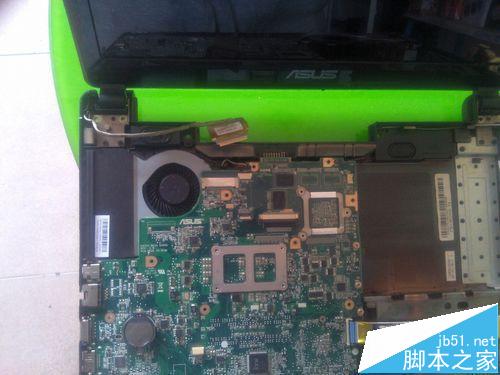 华硕A43S笔记本怎么拆机?华硕A43S详细的拆机图文