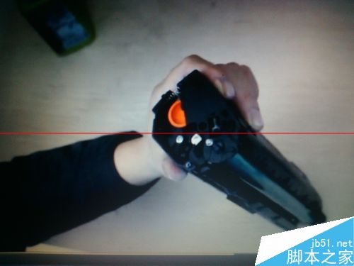 三星M2070F黑白一体机怎么加粉？