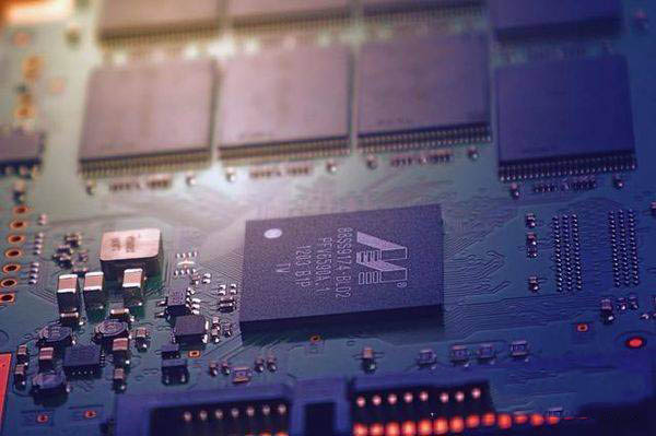 骁龙895对比麒麟9000哪个好