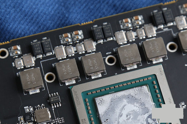 迪兰VEGA56显卡全面详细首测：力压超公版GTX1070