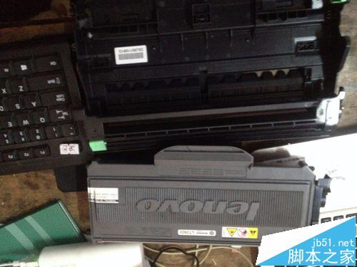 联想M7205打印机怎么添加油墨?