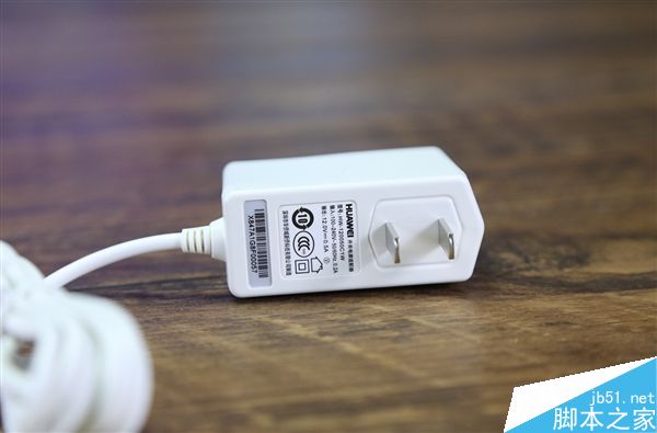 华为路由器A1 Lite开箱图赏:通过Hi键一键扩展Wi-Fi