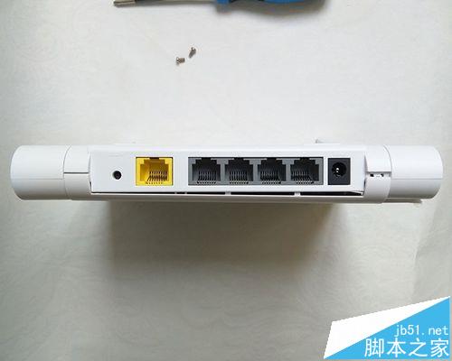 360路由器P1该怎么拆解? 360p1拆解图文教程
