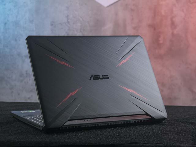 华硕飞行堡垒7值得买吗 华硕飞行堡垒7笔记本图文评测