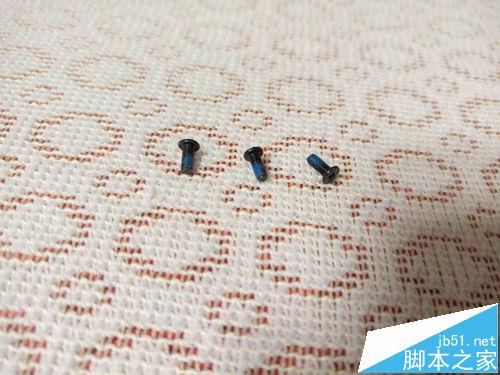 宏碁ACER4752G怎么拆机更换内存条?