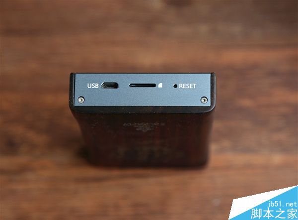 七彩虹HIFI C10开箱图赏:更加便携外观更精简