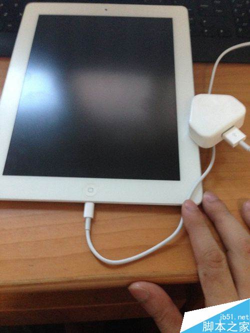 ipad卡机黑屏了怎么办   ipad卡机黑屏的解决方法