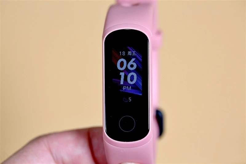 华为荣耀手环5i和5的区别 荣耀手环5i和荣耀手环5有何不同