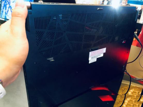 具备电竞级RTX2080却不到19mm 微星绝影GS75评测介绍