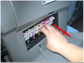 HP5000系列打印机连供墨盒如何排空气?