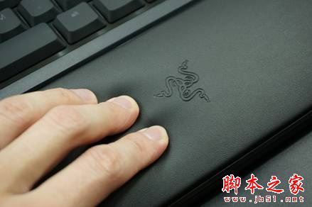 Razer雨林狼蛛幻彩版键盘体验：胜过机械键盘？