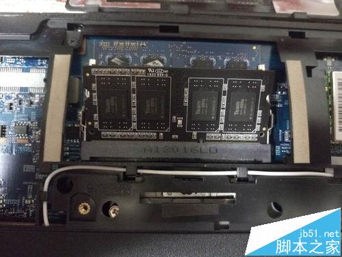 宏碁ACER4752G怎么拆机更换内存条?