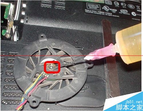 笔记本电脑太烫自动关机怎么办？笔记本拆机清理风扇的图文教程
