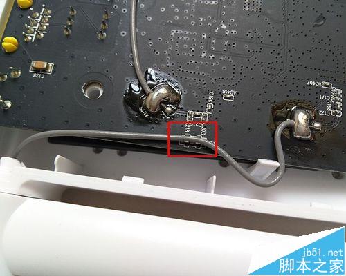 360路由器P1该怎么拆解? 360p1拆解图文教程