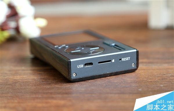 七彩虹HIFI C10开箱图赏:更加便携外观更精简
