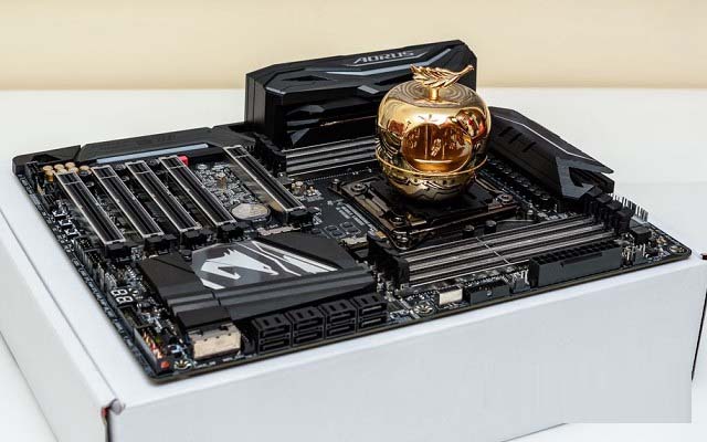 AMD 1950X和i9 7900X选哪个好？最强CPU 1950X与7900X性能对比详细评测