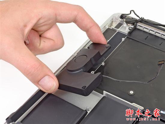 苹果新发布本本MacBook Pro Retina版本拆机详细过程（大量组图）