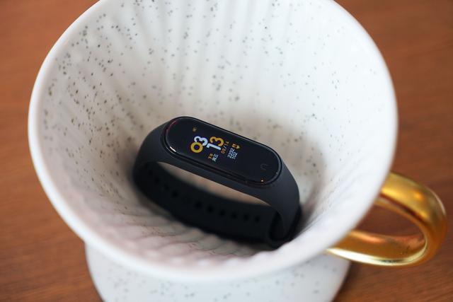 荣耀手环5和小米手环4哪个好 荣耀手环5和小米手环4全面对比评测