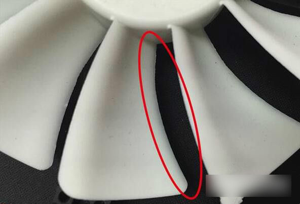 机箱风扇怎么选？电脑机箱风扇是越大越好或越多越好吗？